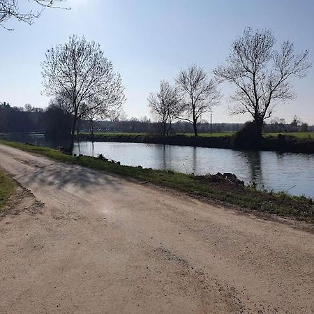 Vila Refuge De Campagne "La Grange A Meme " Chaix Exteriér fotografie