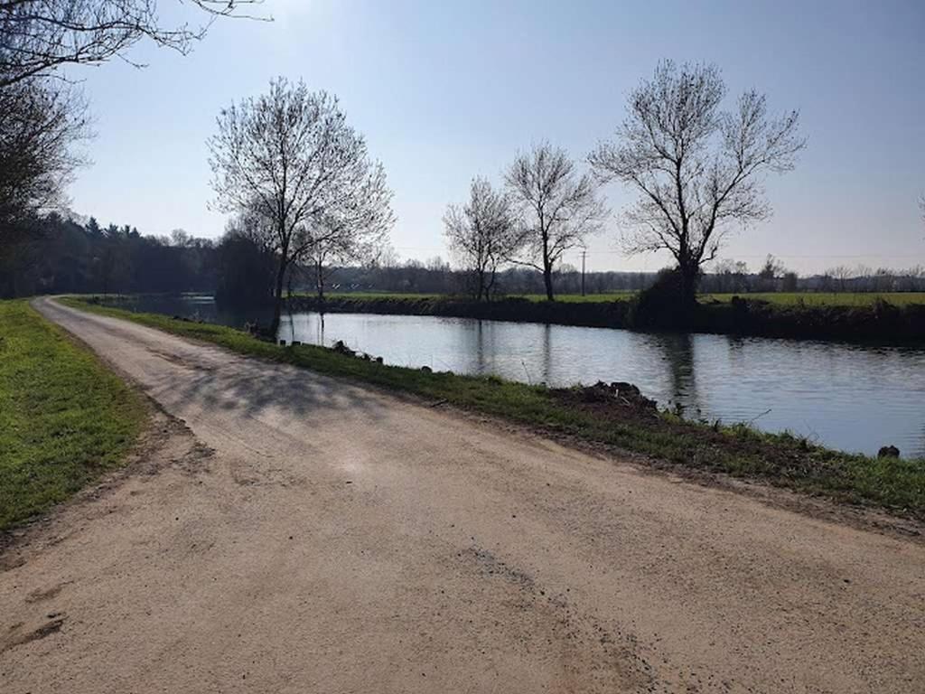 Vila Refuge De Campagne "La Grange A Meme " Chaix Exteriér fotografie